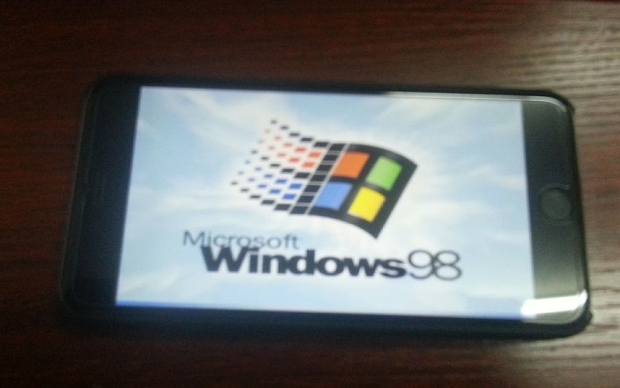Windows 98 запустили на iPhone 6 Plus